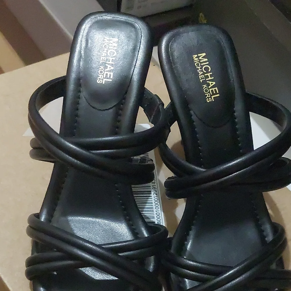 MICHAEL Michael Kors Black Sculptural Heels. Like New.